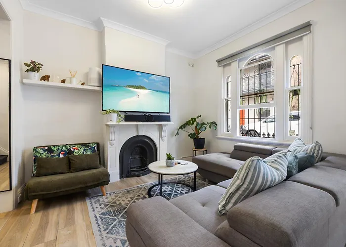 Tranquil 4Br3Ba Harborside Retreat By Palm&Vine